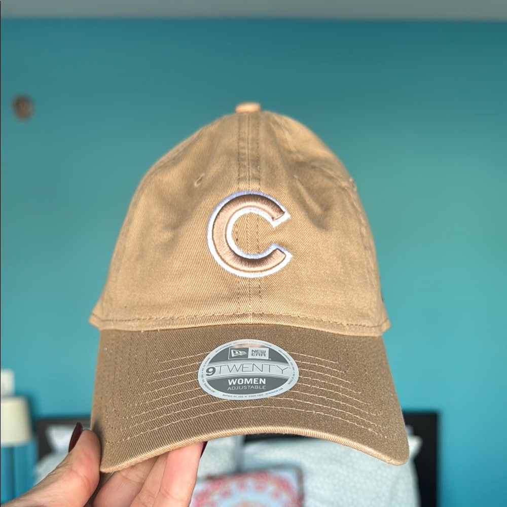 Cubs tan women’s Baseball Cap